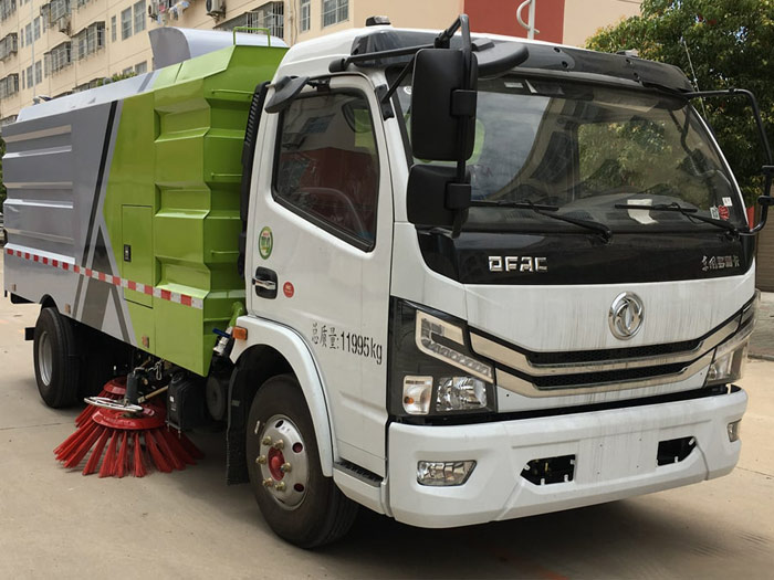 國六多利卡D7掃路車